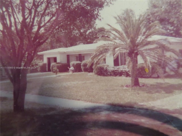 view of front facade