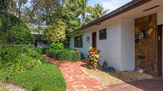 3111 N 52nd Ave, Hollywood, FL 33021 - view of exterior entry with stone siding and stucco siding