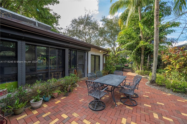 3111 N 52nd Ave, Hollywood, FL 33021 - view of patio with outdoor dining area