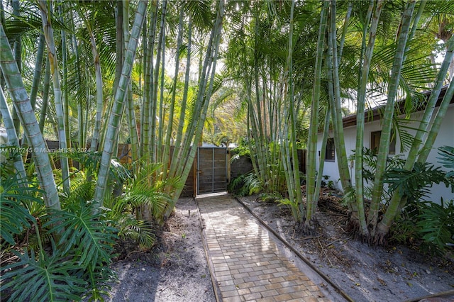 3111 N 52nd Ave, Hollywood, FL 33021 - view of patio featuring a gate