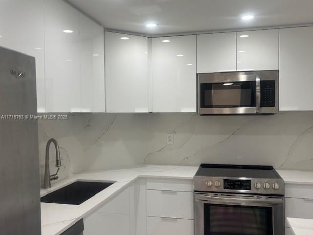 300 Bayview Dr Unit 509, Sunny Isles Beach, FL 33160 - photo 4