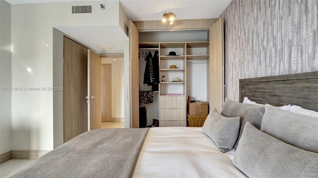 bedroom with a closet