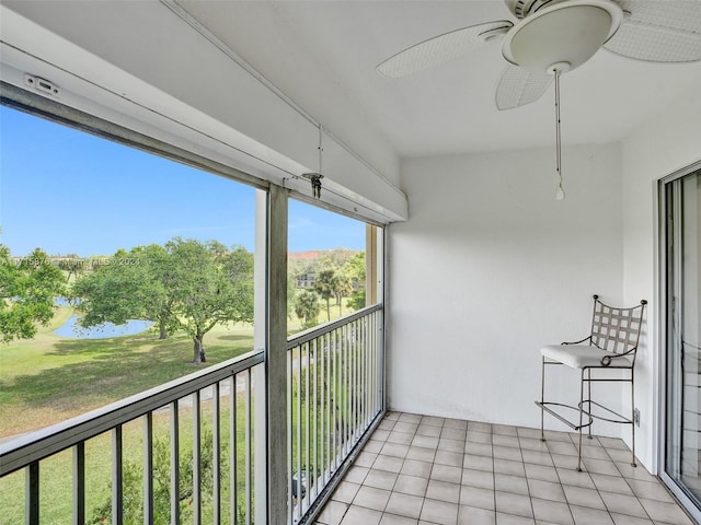 balcony featuring ceiling fan