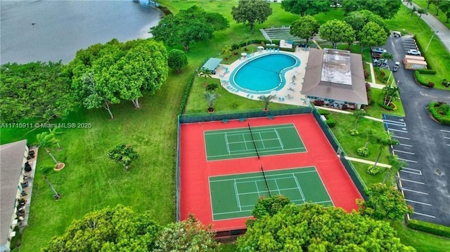 bird's eye view featuring a water view