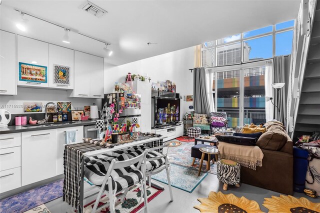 253 NE 2nd St Unit 413, Miami, FL 33132 - photo 5