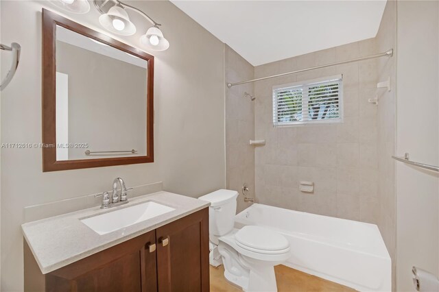 empty room featuring ceiling fan and light tile patterned floors