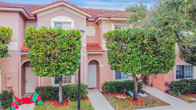 view of mediterranean / spanish-style home