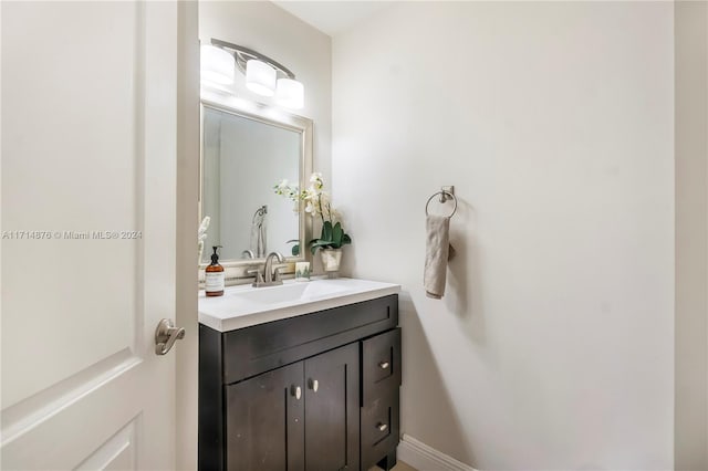 bathroom with vanity