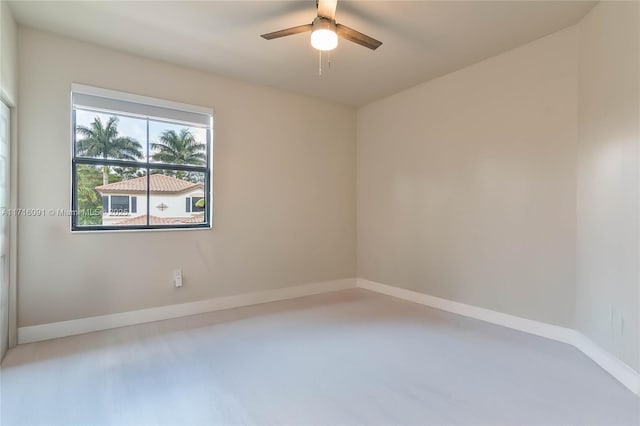 empty room featuring ceiling fan