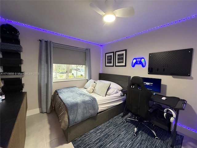 bedroom with ceiling fan