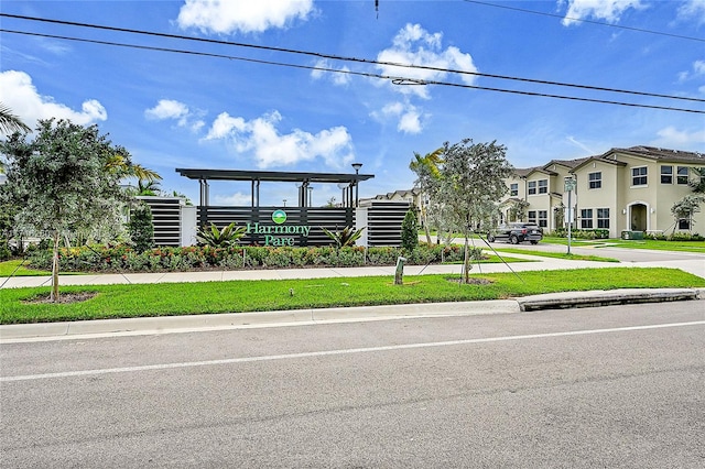 view of front of house featuring a front yard