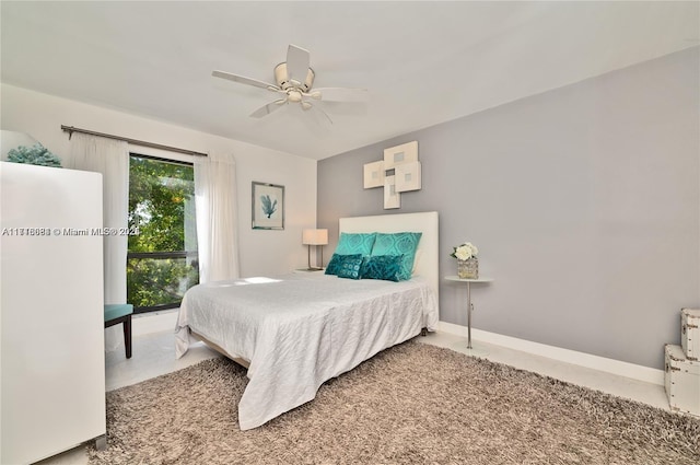 bedroom featuring ceiling fan