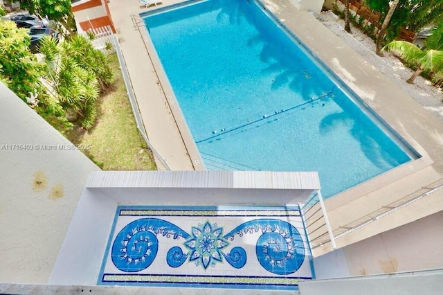 view of swimming pool