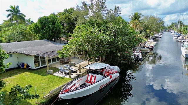 bird's eye view with a water view