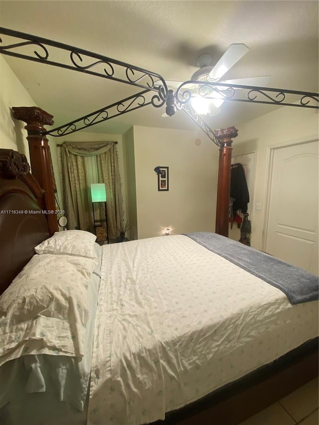 bedroom featuring ceiling fan