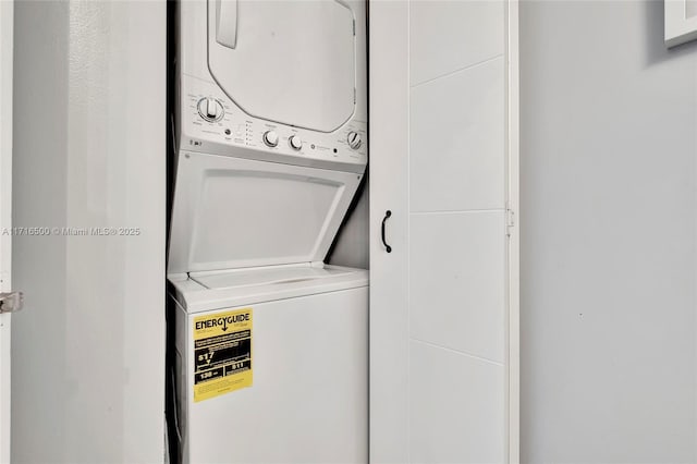 888 Biscayne Blvd Unit 411, Miami, FL 33132 - laundry room featuring stacked washer / drying machine