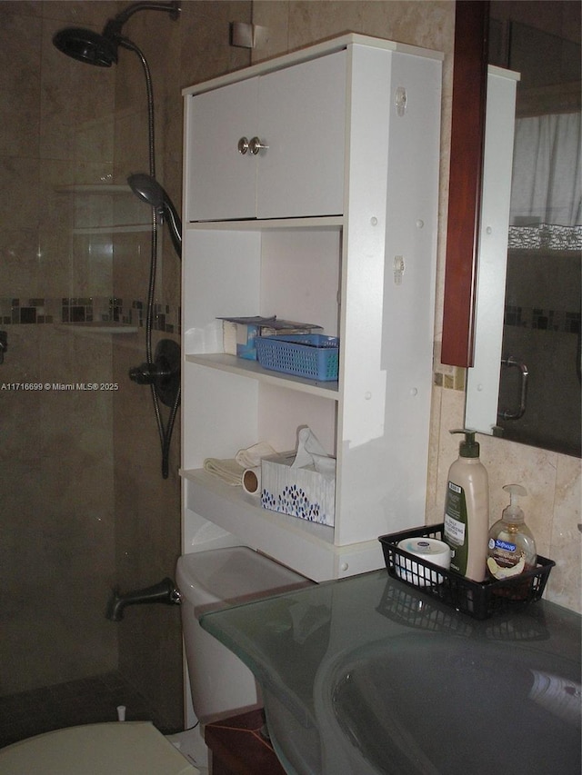 4723 NW 44th St, Tamarac, FL 33319 - view of walk in closet