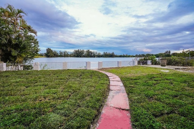 view of yard featuring a water view