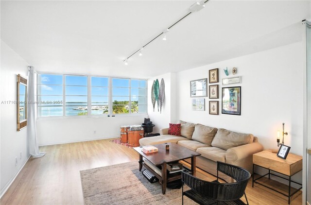 1670 Lincoln Ct Unit 6B, Miami Beach, FL 33139 - photo 4