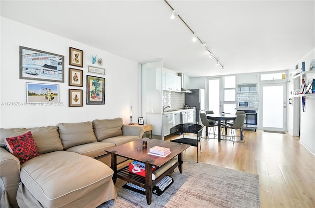 1670 Lincoln Ct Unit 6B, Miami Beach, FL 33139 - photo 7