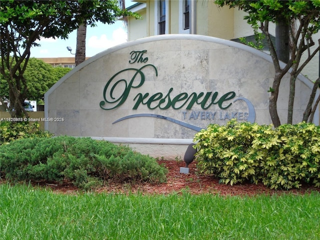 view of community / neighborhood sign