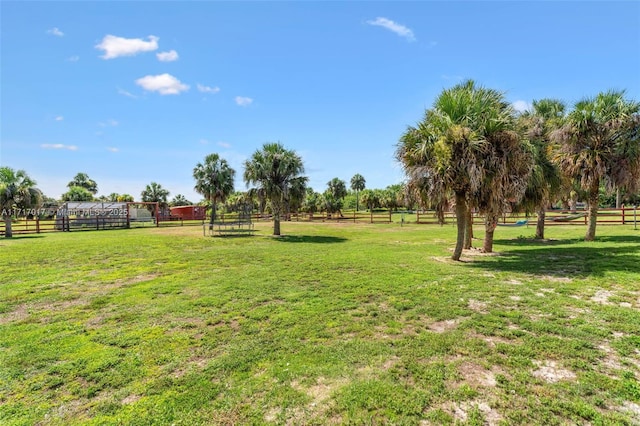 view of yard featuring a rural view