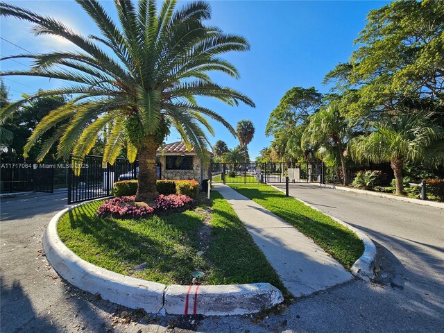 18051 Biscayne Blvd Unit 1204, Aventura, FL 33160 - view of home's community with a gate