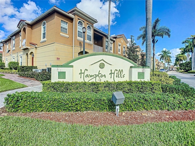 view of community / neighborhood sign