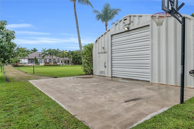 view of detached garage