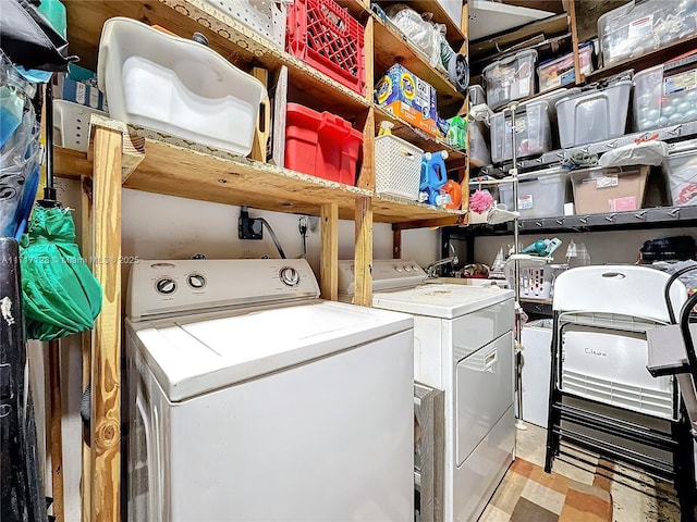 laundry area featuring washer and clothes dryer