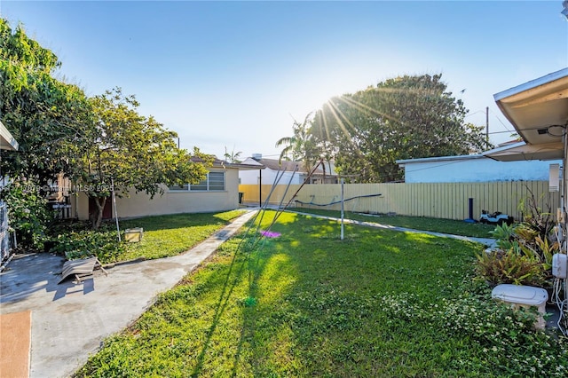 view of yard featuring a patio area