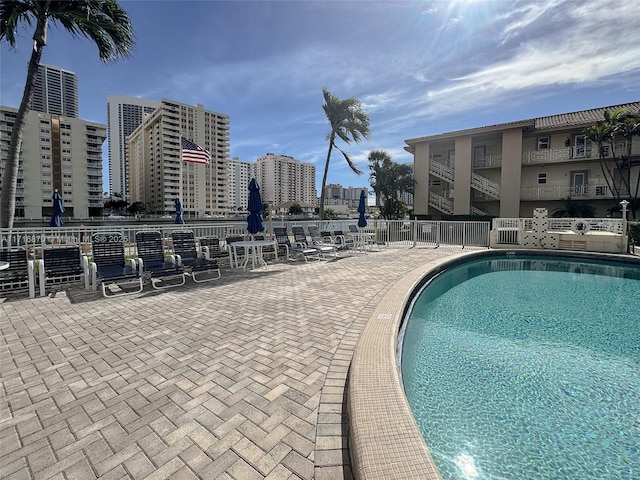 view of swimming pool