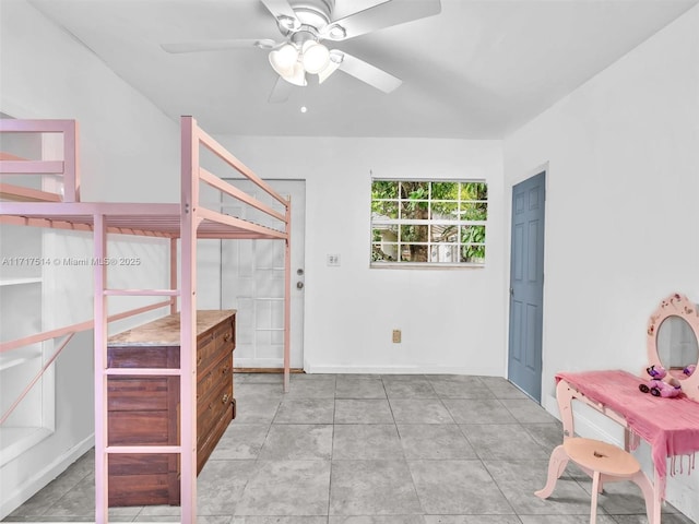 bedroom with ceiling fan