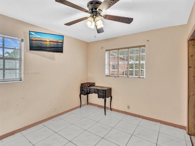 empty room with ceiling fan