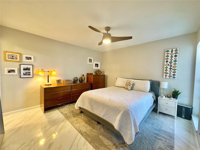 bedroom with ceiling fan