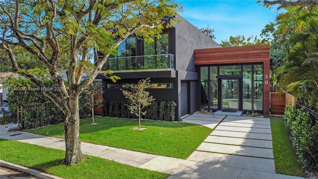 view of front of house with a front yard