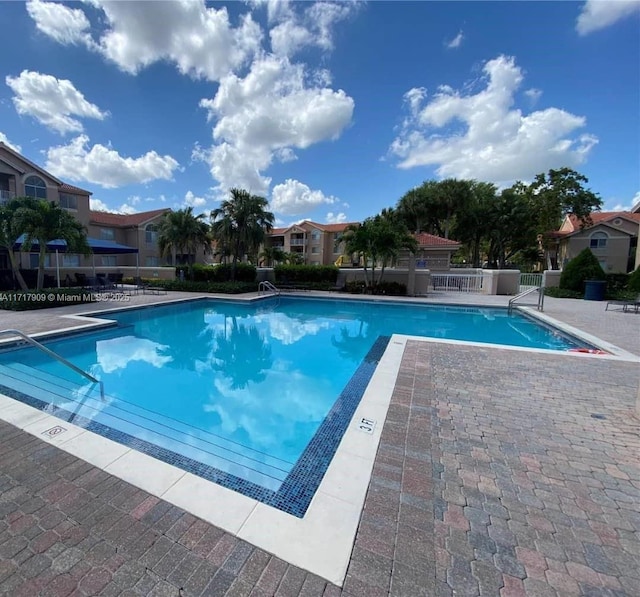 view of swimming pool