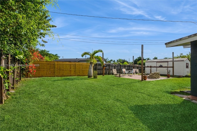 view of yard with a patio