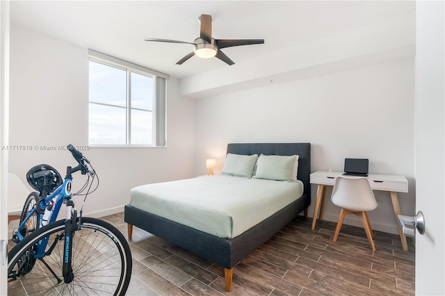 bedroom with ceiling fan