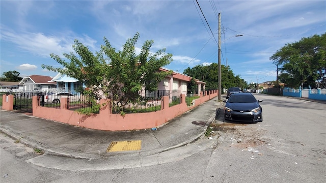 view of front of property