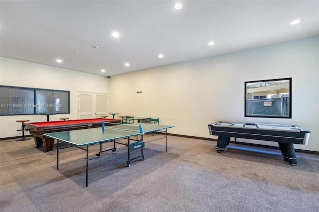 playroom featuring light carpet and pool table