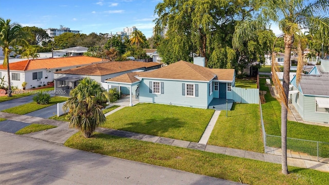 view of front of house featuring a front lawn