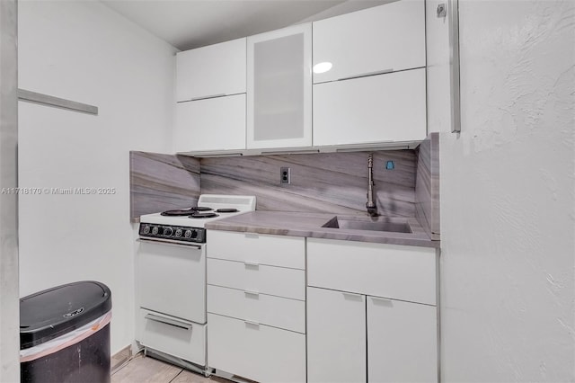 bathroom with tile patterned floors and ceiling fan