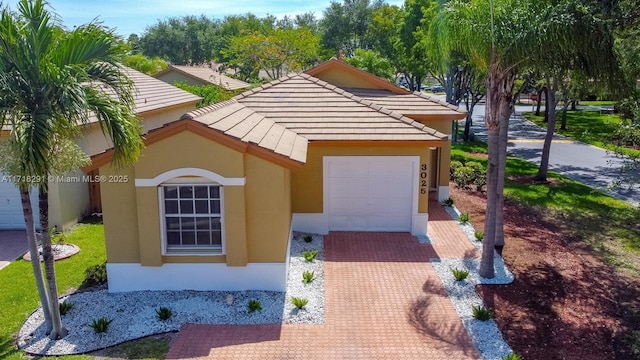 view of front facade with a garage