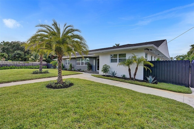 view of front of property with a front yard