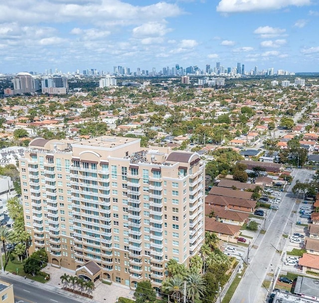 drone / aerial view with a view of city