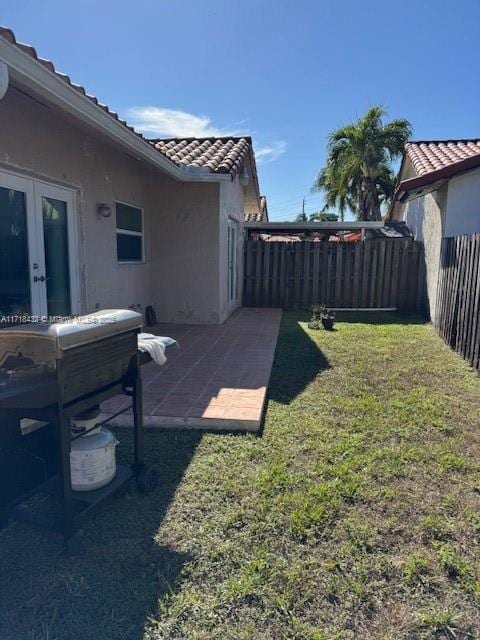 view of yard with a patio