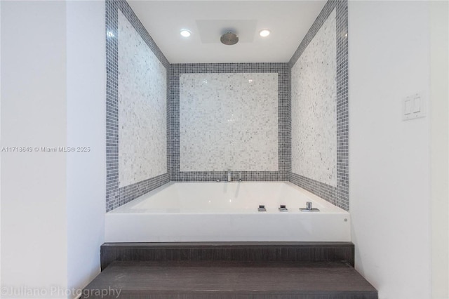 bathroom featuring a bathing tub