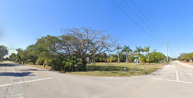 Listing photo 3 for 13600 SW 107th Ave, Miami FL 33176