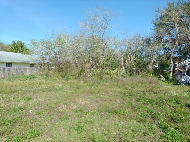 Listing photo 3 for 1211 9th St, Bulkhead Ridge FL 34974